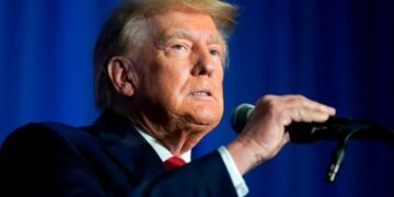 Donald Trump heads to court for first appearance in 2020 US election case
