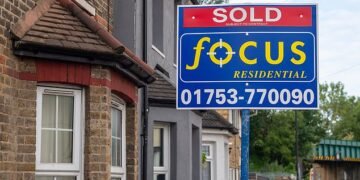 Homes have had almost £1,000 wiped off their value in the past month, it has emerged [File image]