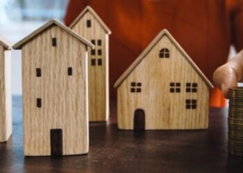 How to Invest 10k in Real Estate (6 Top Options) • Benzinga