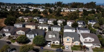 Live news: Shares of US mortgage lender Better plunge in trading debut