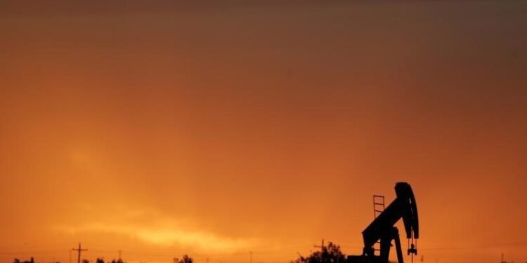 Oil down on weak economic data, US Federal Reserve chief's speech in spotlight By Reuters