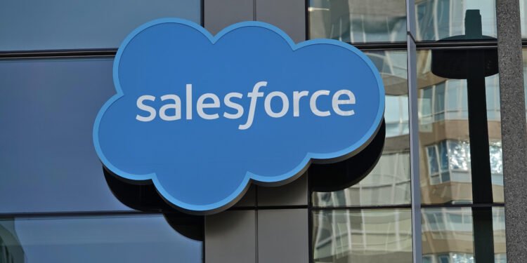 Salesforce Zero-Day Exploited to Phish Facebook Credentials