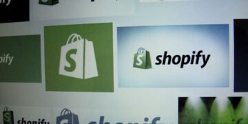 Stifel maintains Shopify Inc at 'hold' with a price target of $65.00