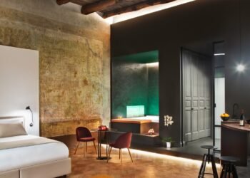 6 Best Hotels in Naples, Italy (2023)