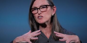 Cathie Wood Pours Millions Into These 2 Beaten-Down Stocks, Analysts Say They Could Be Ready to Bounce Back — Here’s Why You Should Take Notice