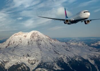 Delta Is Reducing Sky Club Lounge Access to Credit Card Holders