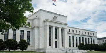 Dow Jones Futures Fall After Hawkish Fed Sends Stocks Tumbling Below Key Levels