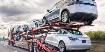 Dow Jones Futures: S&P 500 Undercuts Low As Yields Spike; Tesla Forges New Buy Point
