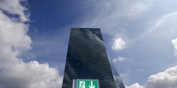 European stocks extend losses as economic slowdown jitters weigh By Reuters