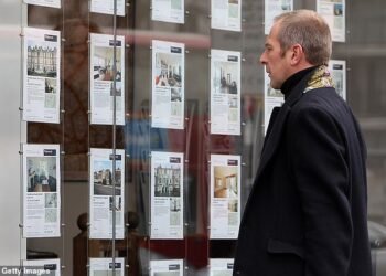 Get that discount: Buyers are getting an average of £12,125, or 4 per cent, shaved off UK property asking prices, Zoopla said