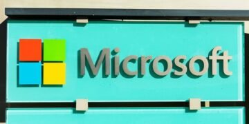 Microsoft Is Gradually Closing In on Apple as It Eyes Position as World’s Largest Stock