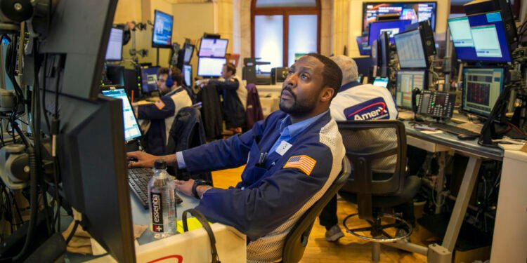 Stocks inch up as Apple halts slide, Fed officials hint at rate respite: Stock market news today