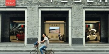 TSLA Stock Up 1.75%, Tesla to Disrupt Auto Design and Manufacturing Process with Gigacasting Breakthrough