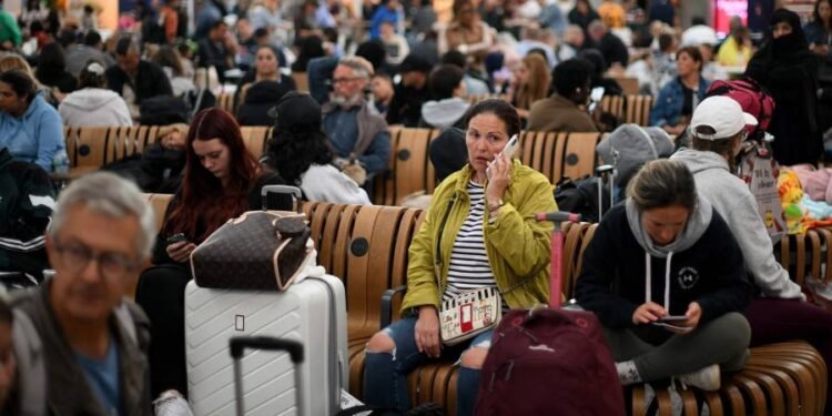 UK aviation regulator to review failure of air traffic control system