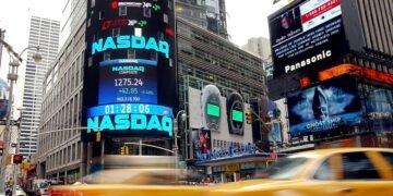 Why Is The Nasdaq Down This Week? Apple, China And Jobless Claims Worries Fuel Stock Market Slide