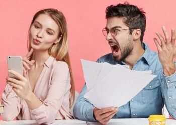 10 Bad Work Habits That Make You A TERRIBLE Co-Worker