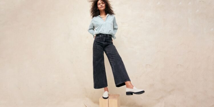 17 Best Women’s Slip-On Shoes for Travel (2023)