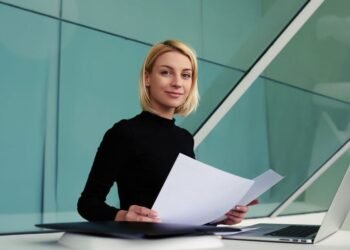 4 Tips For Writing A Powerful And Effective Resume