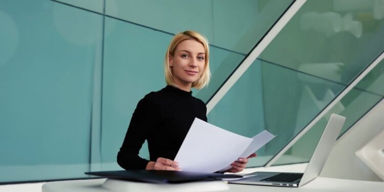 4 Tips For Writing A Powerful And Effective Resume