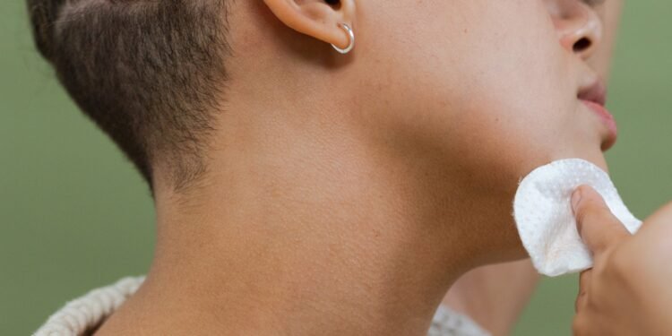 7 Tipps einer Dermatologin für die Hautpflege im Herbst