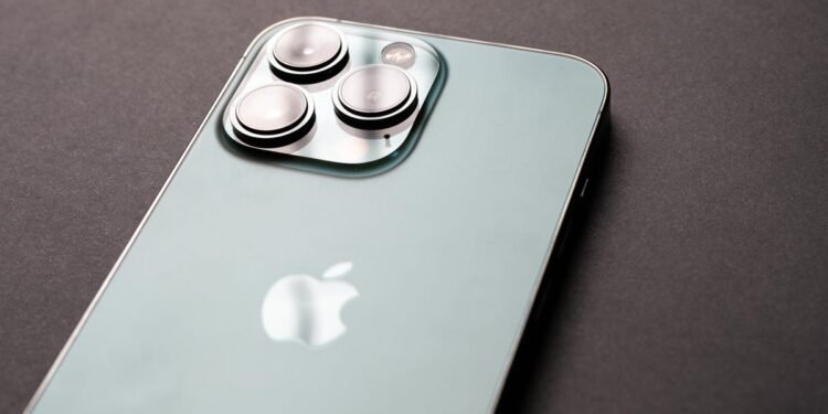 How to Turn iPhone Live Photos Into a Video