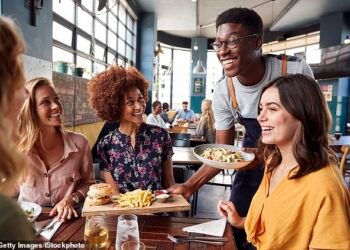 Hard-up restaurants were dealt a further blow in September, as cash-conscious Britons chose to cut back on eating out in the runup to Christmas