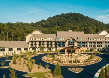 Dolly Parton on Opening a Hotel Inspired by the Nature of the Great Smoky Mountains