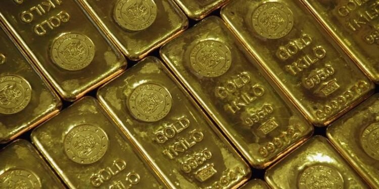 Gold prices race to near 7-mth high on dovish Fed speak