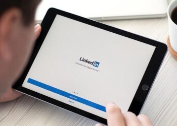How To Add Accomplishments To Your LinkedIn Profile