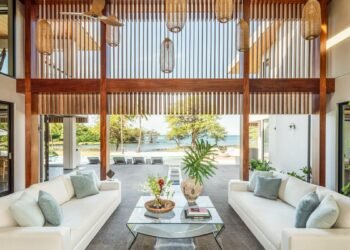 The 25 Best Airbnbs in Hawaii, From Maui to the Big Island