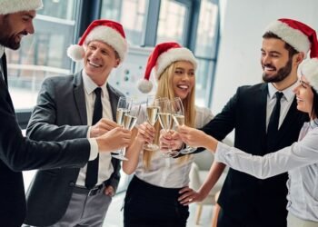 13 Holiday Networking Tips You Should Know