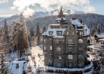 21 Best Castles on Airbnb (2023): Ireland, Switzerland, New York State