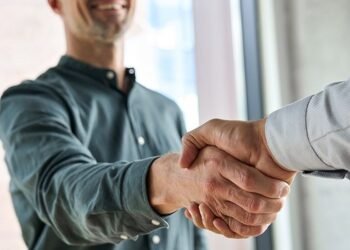 5 Easy Ways To Make Yourself A More Attractive Job Candidate