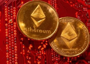 Bitcoin, Ethereum Fees Rise in Tandem as On-chain Activity Spikes