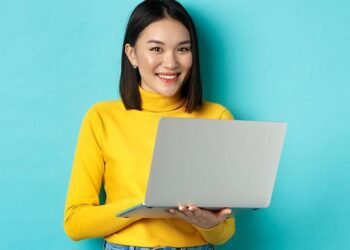 How To Make Your LinkedIn Profile Stand Out To Recruiters