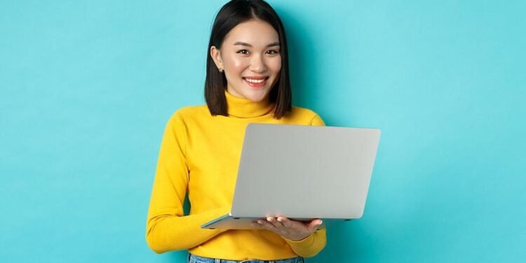 How To Make Your LinkedIn Profile Stand Out To Recruiters