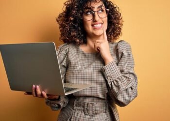 What Needs To Be On Your Resume (And What Doesn't)