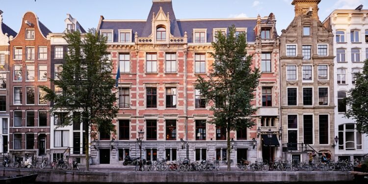 16 Best Hotels in Amsterdam 2024