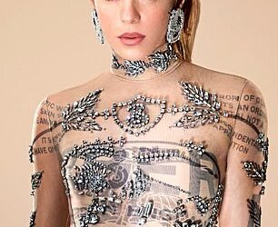 Extravagant: Singer Shakira for Burberry