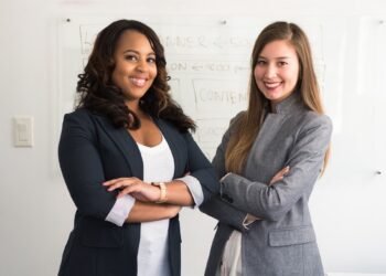 How to Improve Workplace DEI Through Payroll Management 