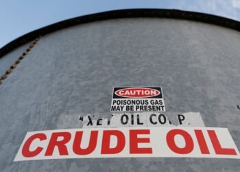 Oil near 2024 high on U.S. economic growth, Mideast concerns By Reuters