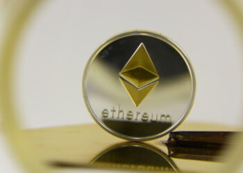 Shiba Inu (SHIB) Rapidly Breaks Down, Ethereum (ETH) Loses Traction, While Solana (SOL) Presents Hidden Opportunity