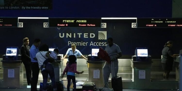 United Airlines forecasts quarterly loss on Boeing MAX 9 grounding By Reuters