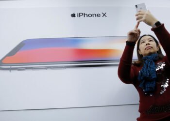 Apple to settle trade secrets lawsuit against chip startup Rivos By Reuters