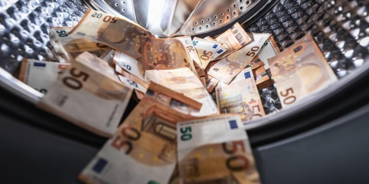 Meet 'XHelper,' the All-in-One Android App for Global Money Laundering