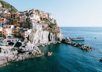 The 11 Best Cash Back Credit Cards for Travelers in 2024