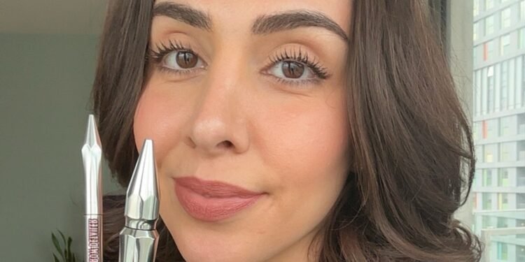 We Tried Benefit's Precisely My Brow Detailer & Wax