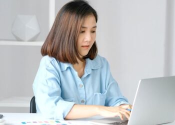 What You Should & Shouldn't Include On Your LinkedIn Profile