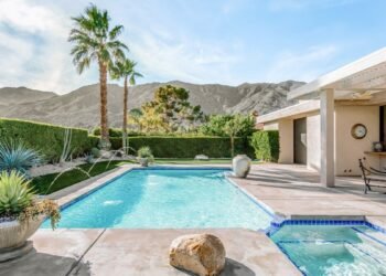 16 Best Palm Springs Airbnbs, From Glass Cabins to Frank Sinatra’s Former Estate