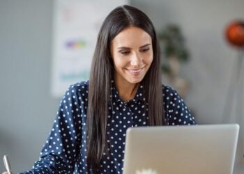 3 Easy Ways To Customize Your Resume For Each Job